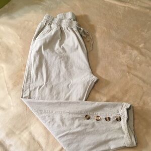 Light Kahki Women’s Drawstring Button Hem Capri Pants